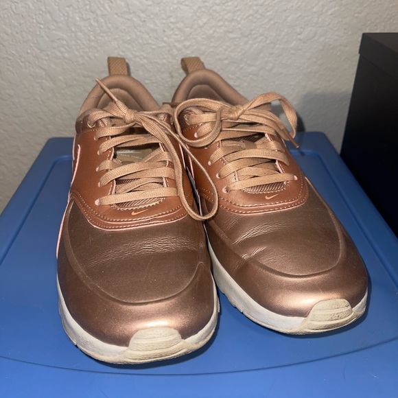 Nike Air Max - Thea - Women’s Size 8 - Picture 4 of 5